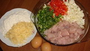 Котлеты из куриного мяса с овощами и сыром