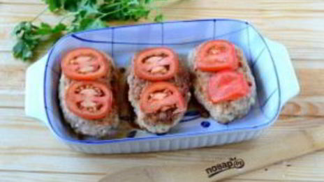 котлеты под шубой с помидорами и сыром