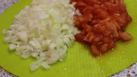 котлеты с помидорами и сыром