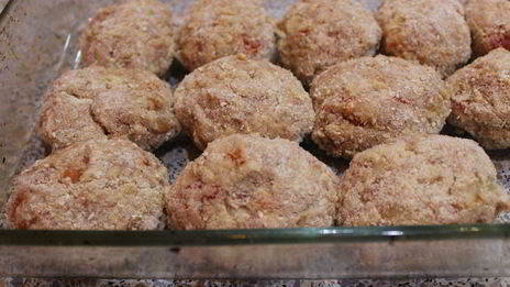 котлеты с помидорами и сыром