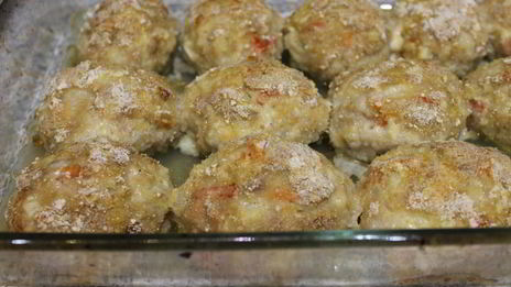 котлеты с помидорами и сыром