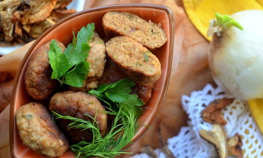 Рецепт мясных котлет с грибами