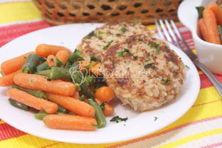 Рыбные котлеты с рисом