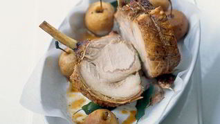 Свиные котлеты с яблоками, шалфеем и сидром