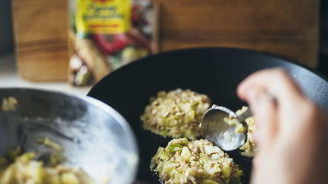 вегетарианские котлеты из кабачков