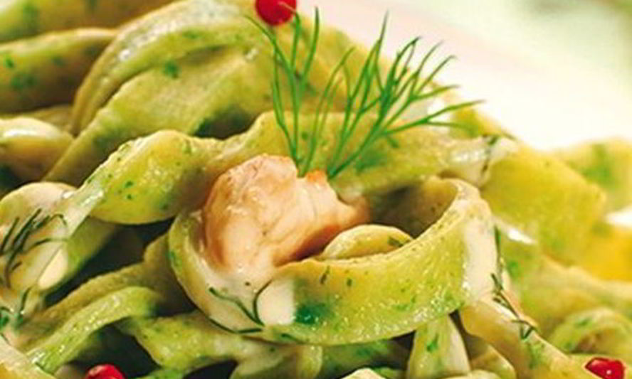 Рецепт лапши из шпината с соусом