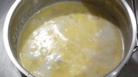 лапша под соусом горгонзола со шпинатом