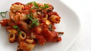 Лапша с помидорами