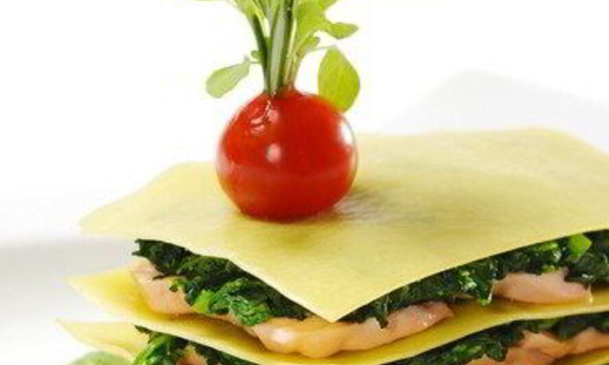 Рецепт лазаний из лосося, креветок и шпината