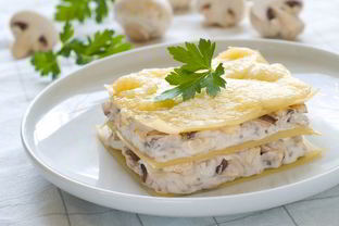 Лазанья с куриной грудкой и шампиньонами