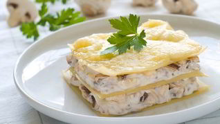Лазанья с куриной грудкой и шампиньонами