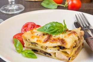 Лазанья с курицей и шампиньонами
