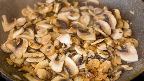 лазанья с курицей и шампиньонами