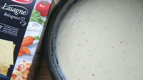 лазанья с рагу болоньезе, грибами и моцареллой