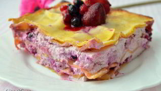 Лазанья с рикоттой и ягодным ассорти