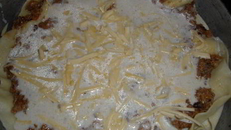 лазанья с соусом бешамель