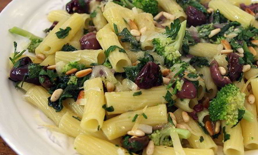 Рецепт макарон с брокколи и шпинатом