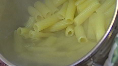 макароны с брокколи и шпинатом