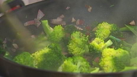 макароны с брокколи и шпинатом