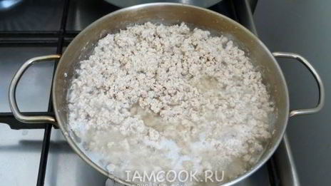 макароны с фаршем и помидорами