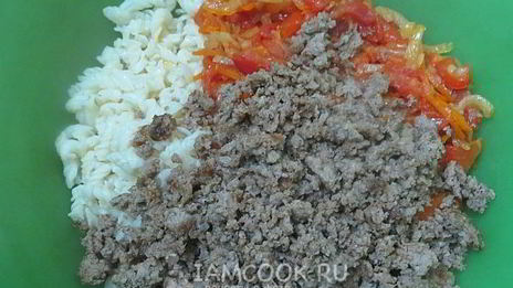 макароны с фаршем и помидорами