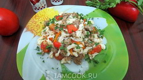 макароны с фаршем и помидорами