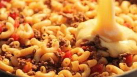 макароны с фаршем, помидорами и сырным соусом