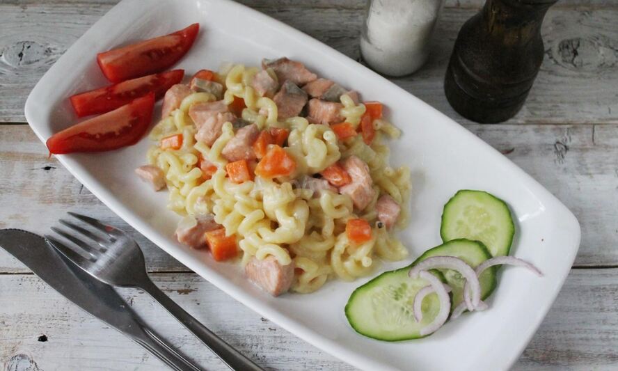 Рецепт макарон с красной рыбой в соусе