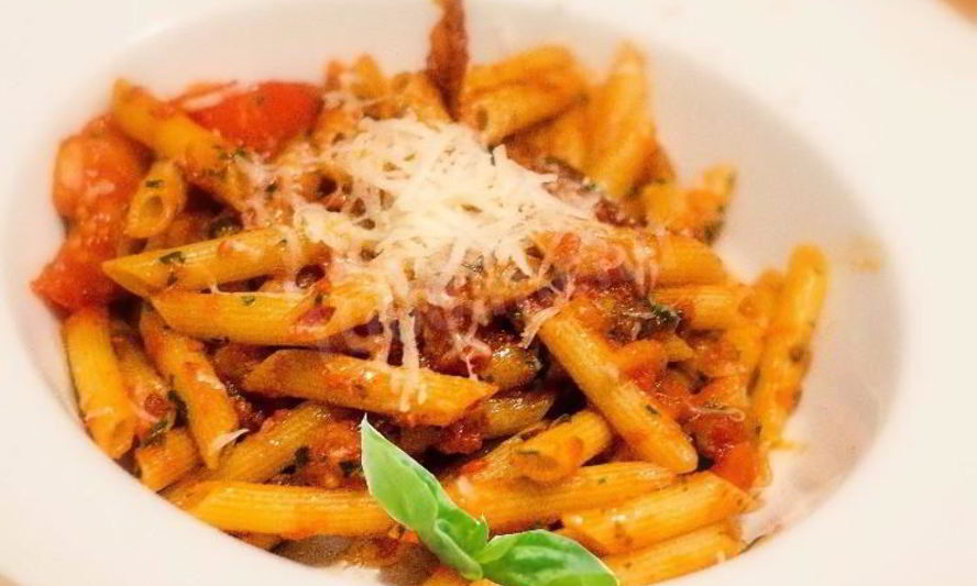 Рецепт макарон с помидорами и сыром
