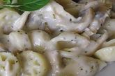 Макароны с соусом из кабачков и шампиньонов