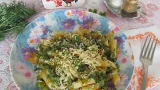 Макароны с зеленым горошком и сыром