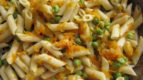 макароны с зеленым горошком и сыром