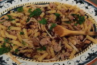 Паста с колбасками и радиккио