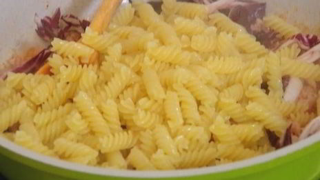 паста с колбасками и радиккио