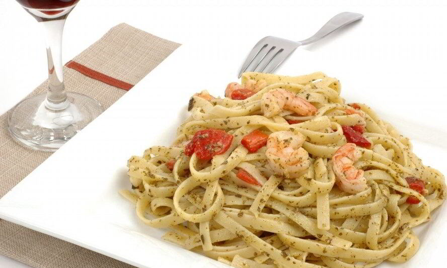 Рецепт пасты с креветками и томатами