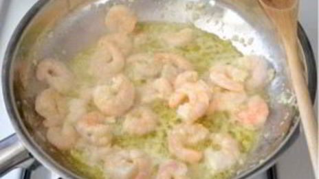 паста с креветками и томатами