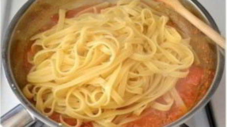 паста с креветками и томатами