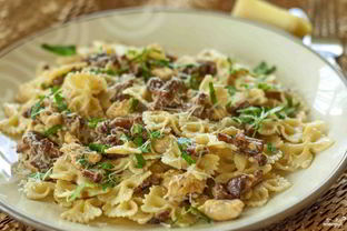 Паста с лисичками и курицей