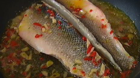 паста с сибасом и помидорами черри