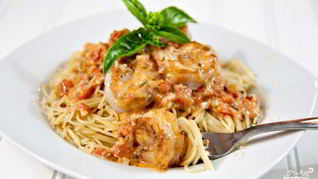 Спагетти с креветками в сливочно-томатном соусе