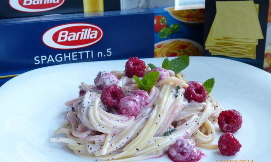 Рецепт спагетти с малиной в сливочно-медовом соусе