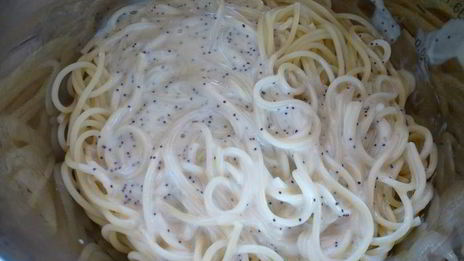 спагетти с малиной в сливочно-медовом соусе