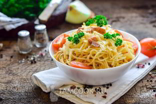 Спагетти с ветчиной и сыром