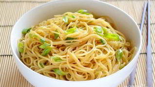 Спагетти с зеленым луком