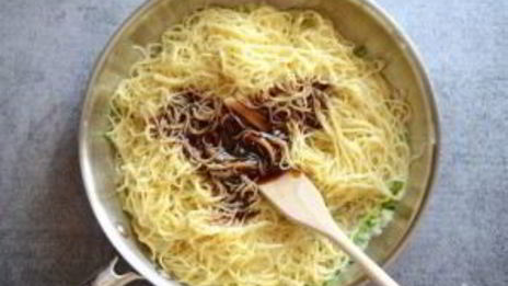 спагетти с зеленым луком