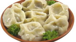 Манты с капустой и фаршем