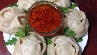 Манты со свининой и тыквой