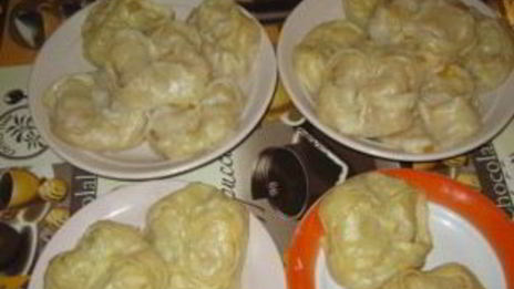 манты в кастрюле