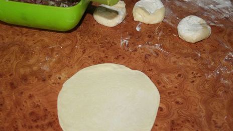 манты в мантоварке