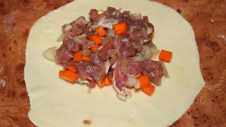 манты в мантоварке